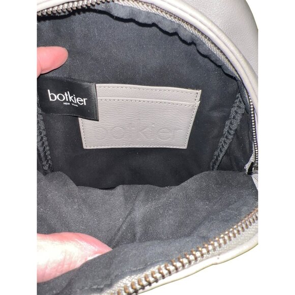Botkier Dakota Backpack Gray Leather  Purse With Adjustable Strap Front Pocket - Picture 4 of 7
